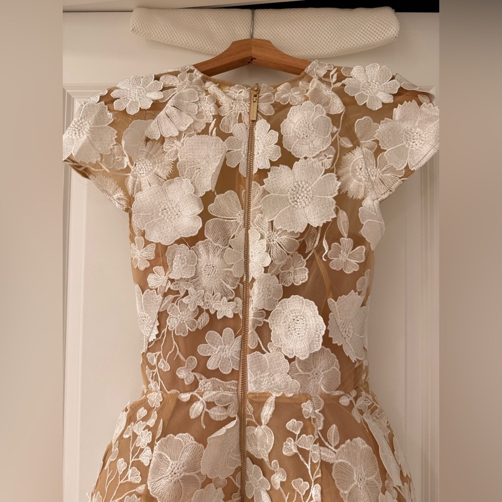 NWOT BRONX AND BANCO Jasmine Cap-Sleeve Floral Lace Minidress - Picture 12 of 15